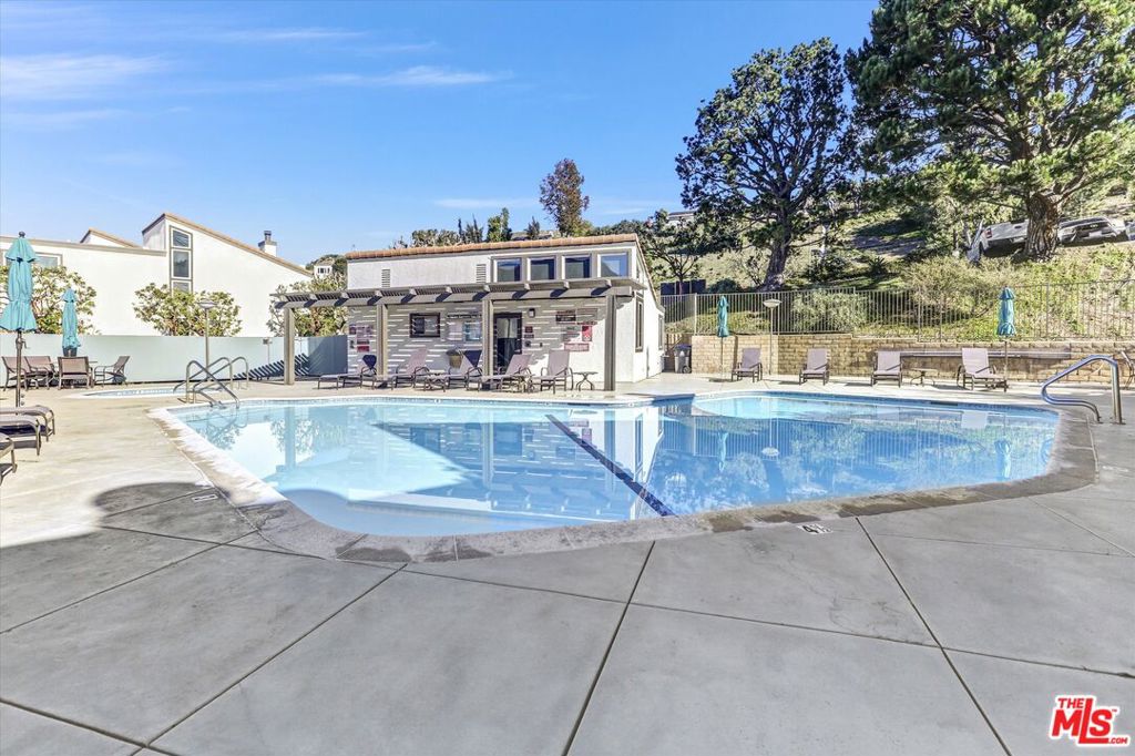 1654 Palisades Drive