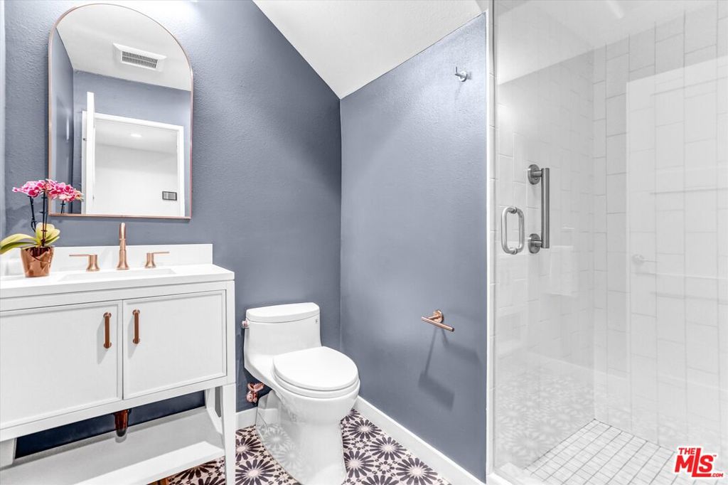 1654 Palisades Drive