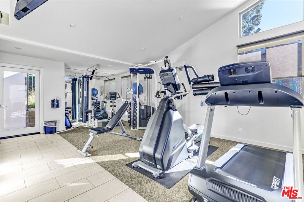 1654 Palisades Drive