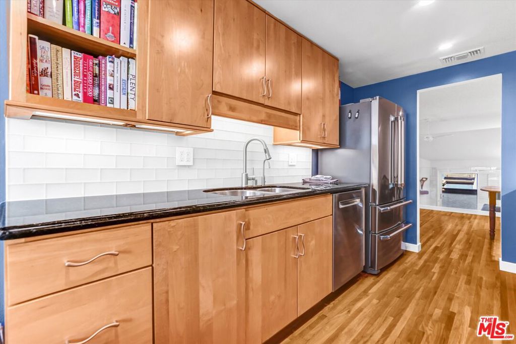 1654 Palisades Drive