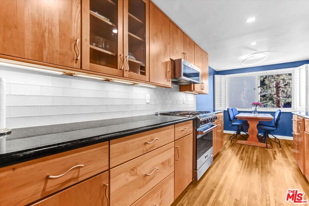 1654 Palisades Drive