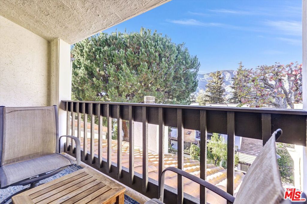 1654 Palisades Drive