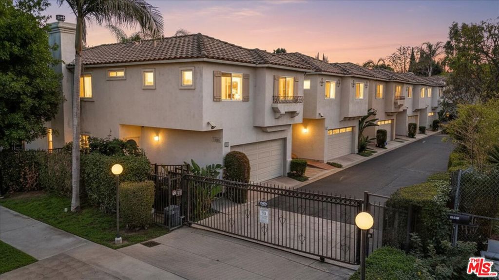 18806 Hatteras Street 101