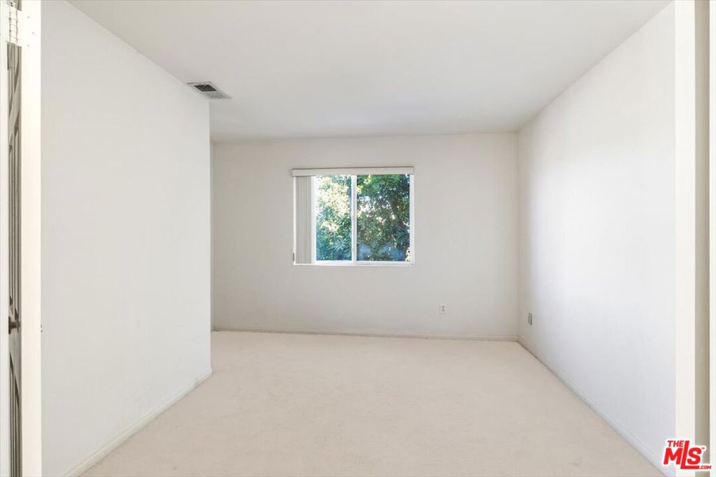 18806 Hatteras Street 101