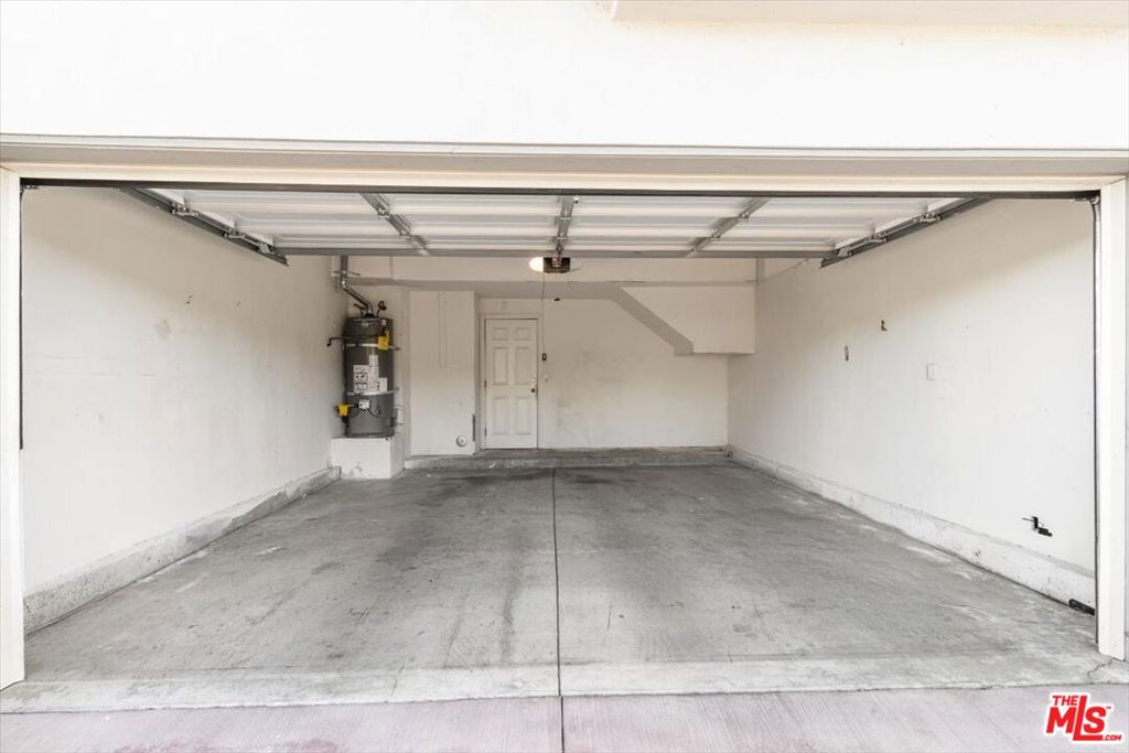 18806 Hatteras Street 101