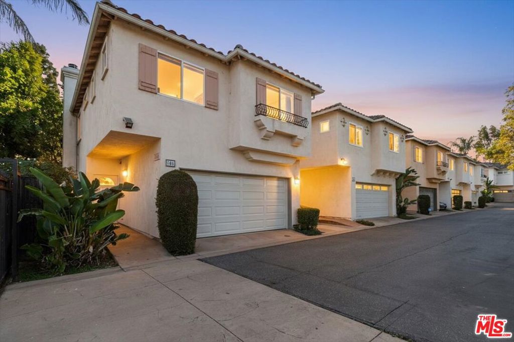 18806 Hatteras Street 101