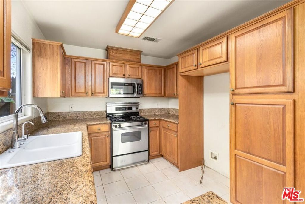 18806 Hatteras Street 101