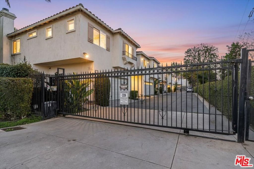 18806 Hatteras Street 101