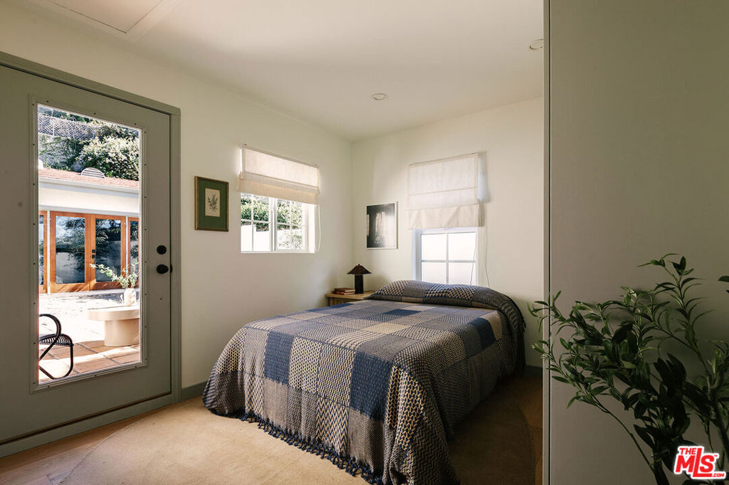 1334 Coronado Terrace