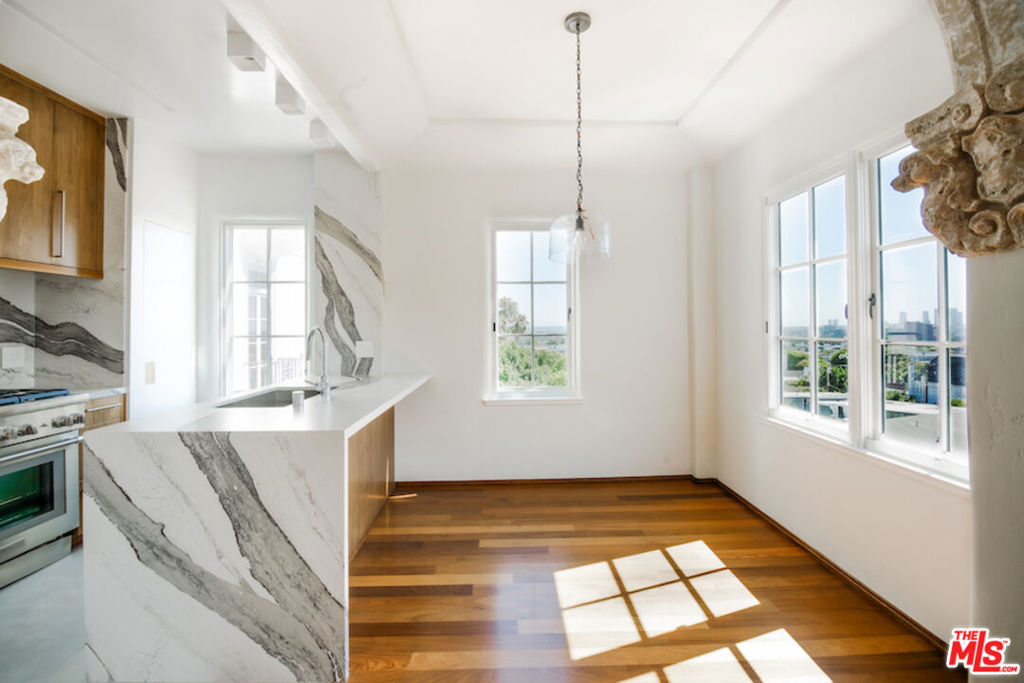 1302 N Sweetzer Avenue 102