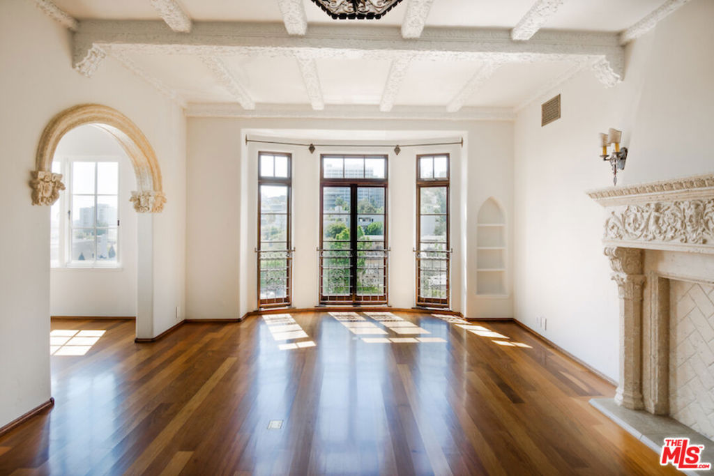 1302 N Sweetzer Avenue 102