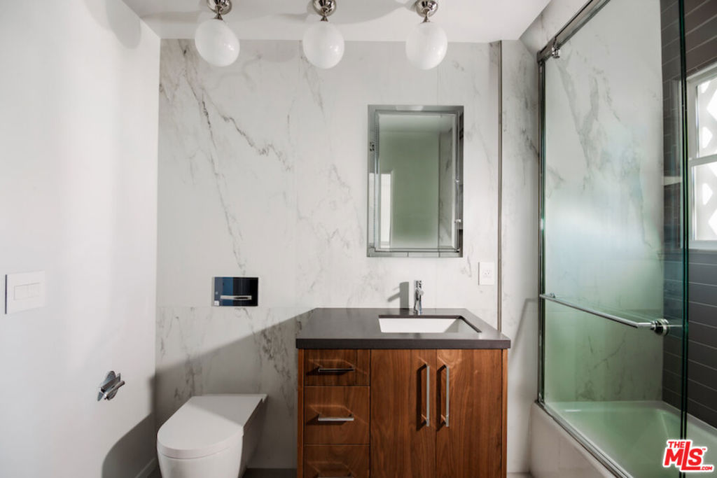 1302 Sweetzer Avenue 304