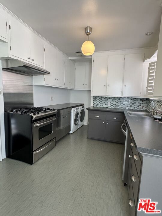 1122 N Crescent Heights Boulevard