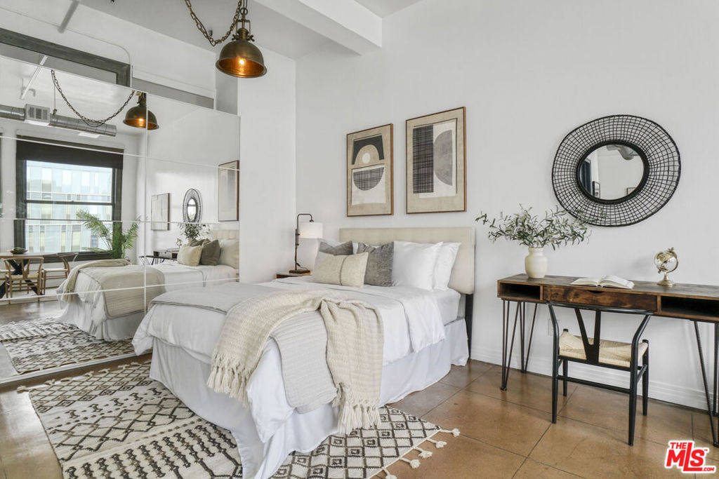 108 W 2nd Street 915