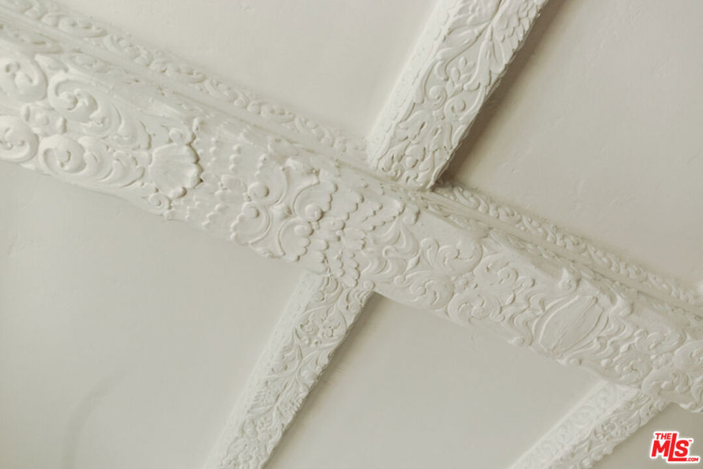 1302 N Sweetzer Avenue 503