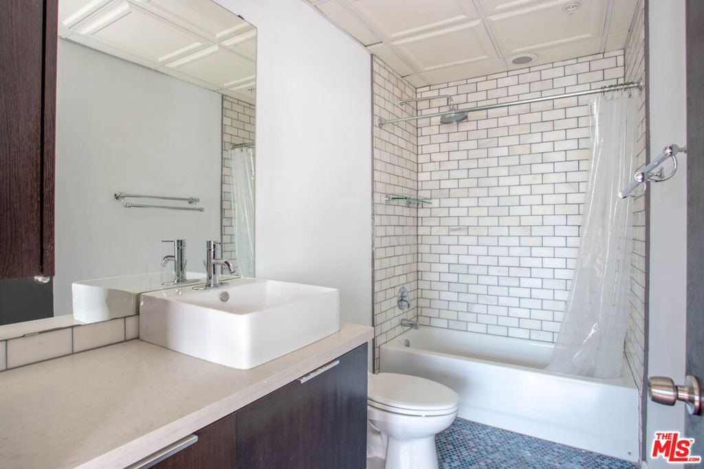 108 W 2nd Street 714