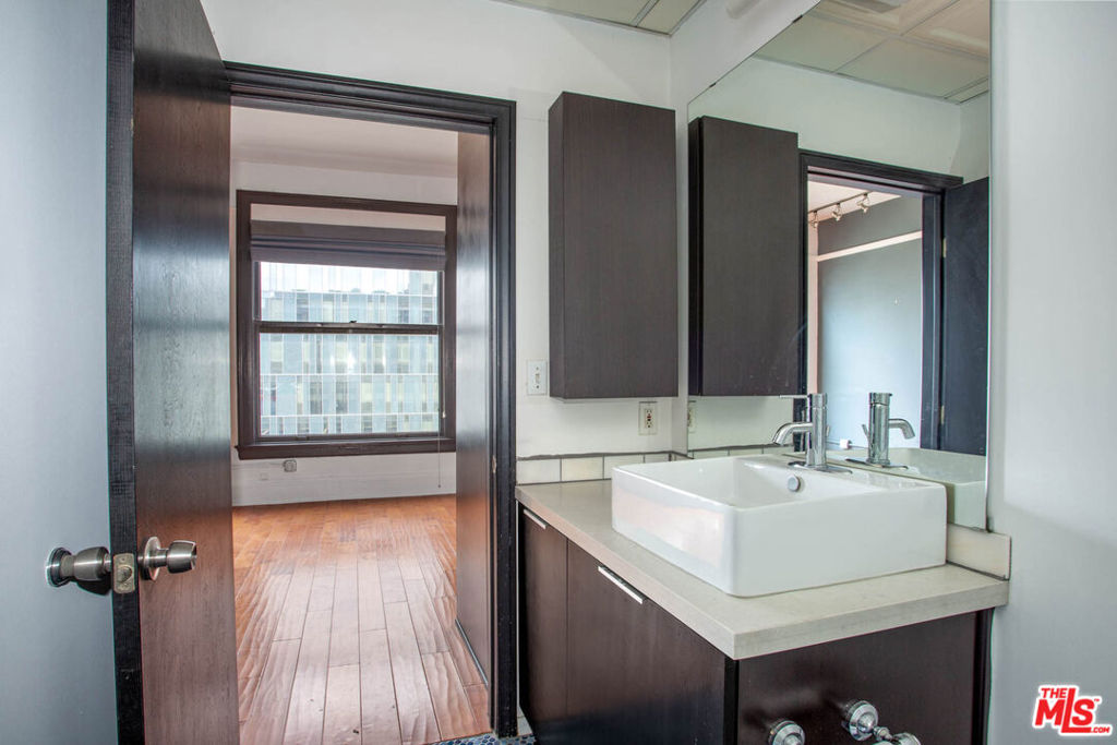 108 W 2nd Street 714