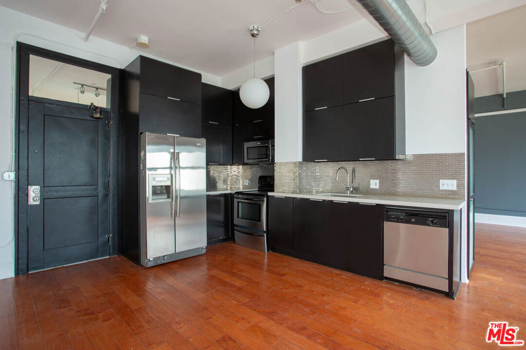 108 W 2nd Street 714