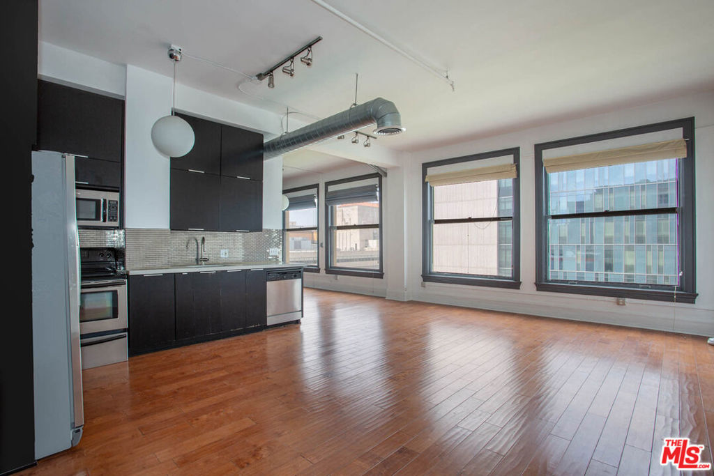 108 W 2nd Street 714