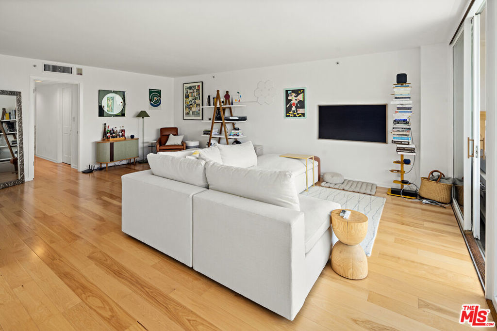 101 Ocean Avenue F402