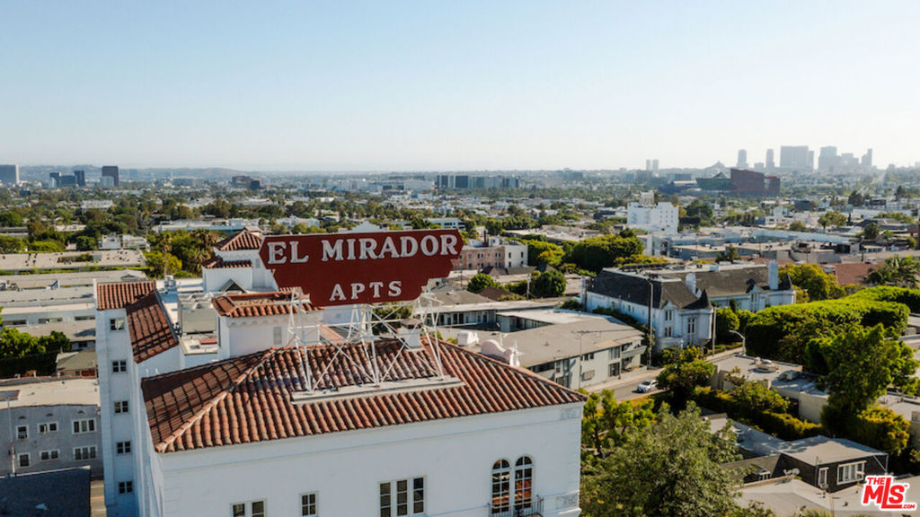1302 N Sweetzer Avenue 303