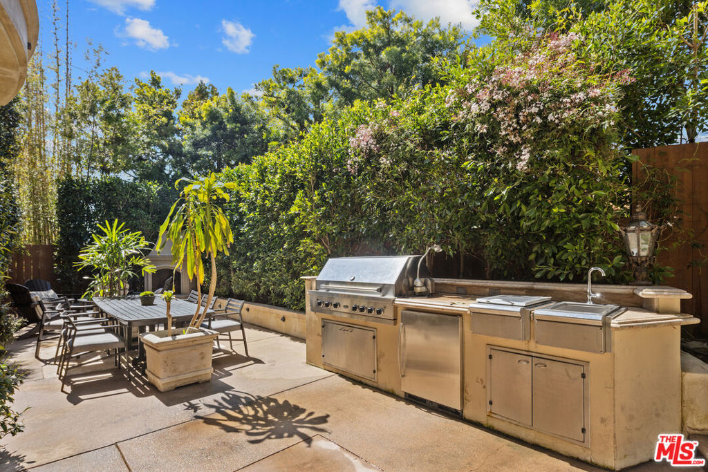 587 Entrada Drive