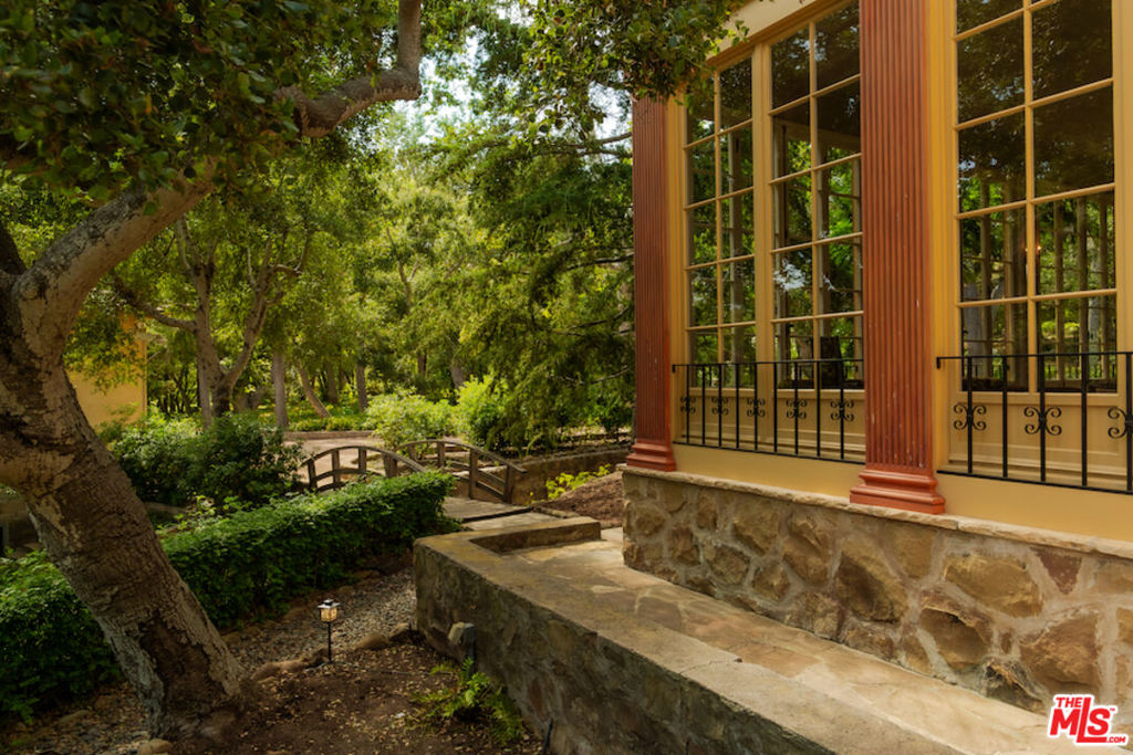 405 Toro Canyon Road