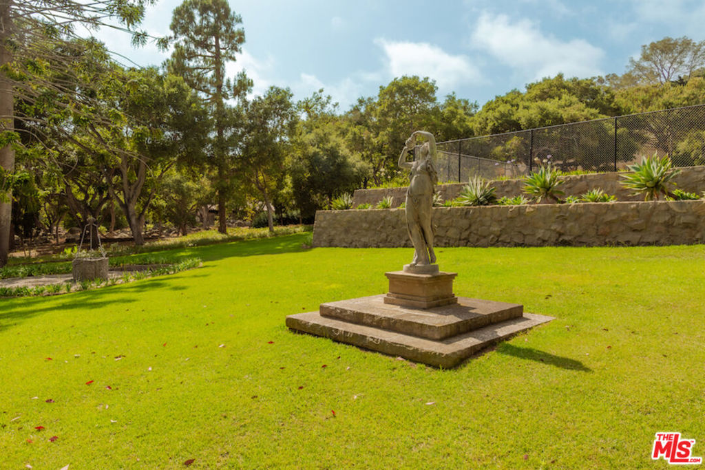 405 Toro Canyon Road