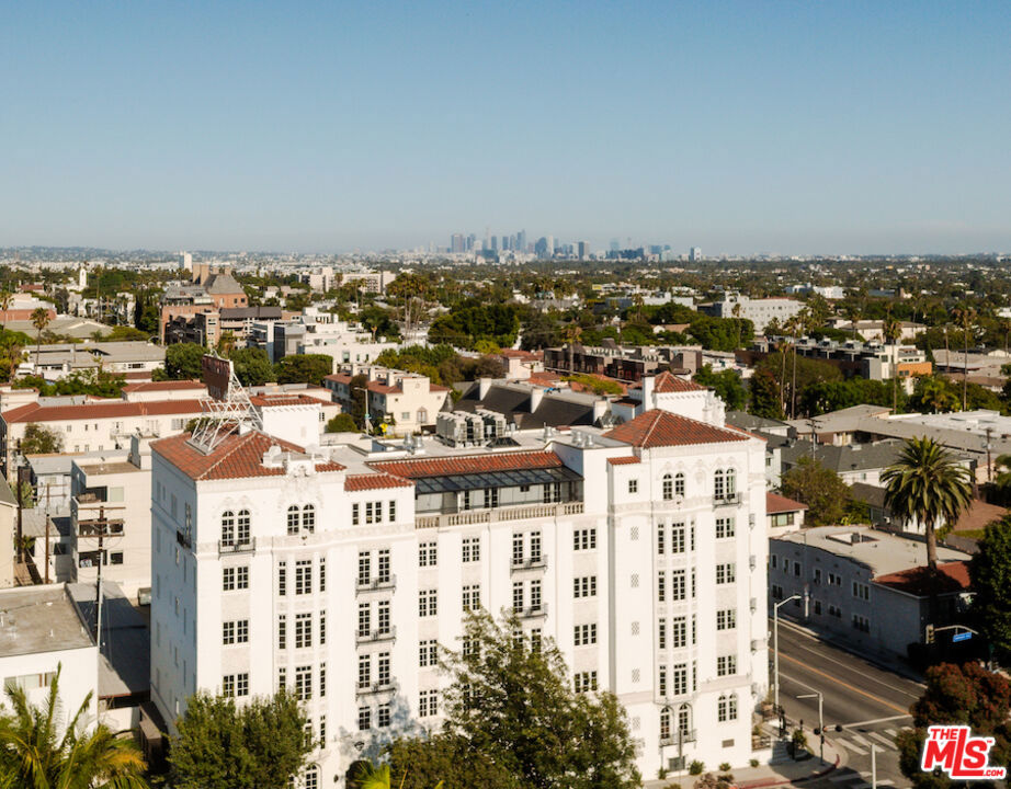 1302 Sweetzer Avenue 603