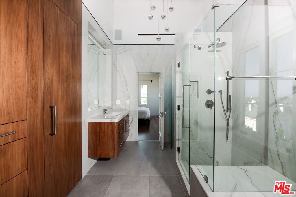 1302 Sweetzer Avenue 603