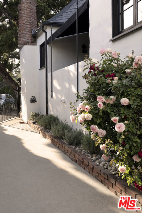 2420 Catherine Road