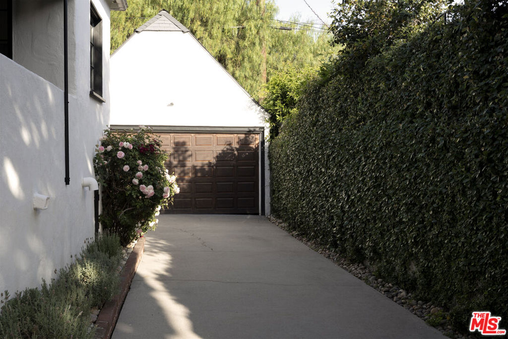 2420 Catherine Road
