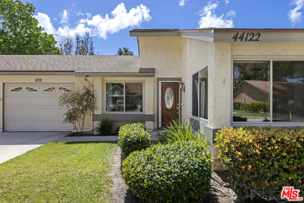 44122 Village 44