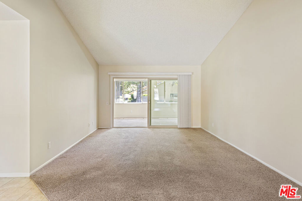 44122 Village 44