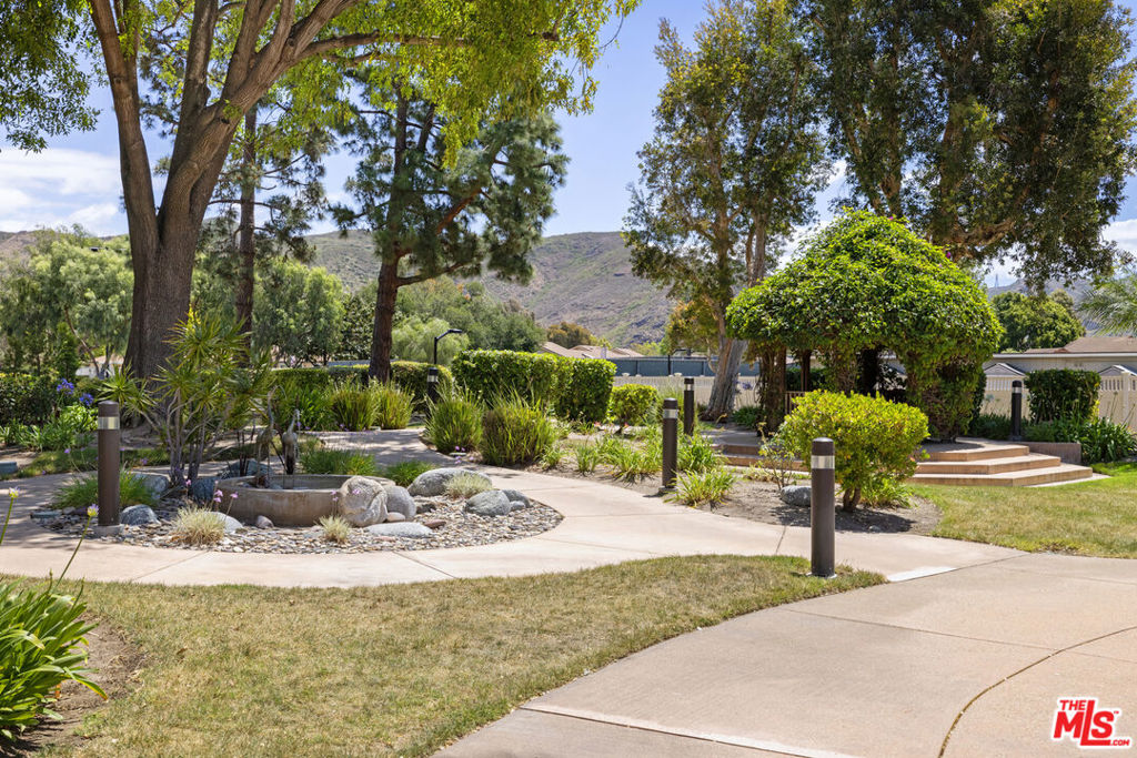 44122 Village 44