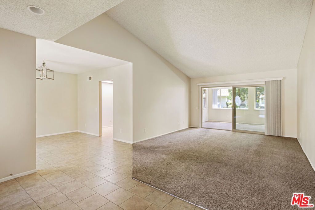 44122 Village 44