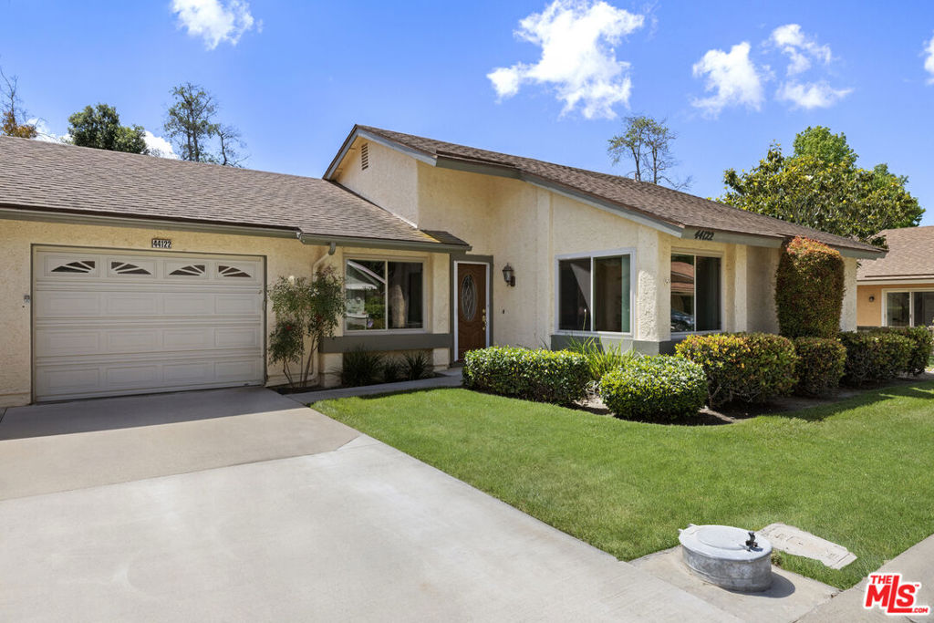 44122 Village 44
