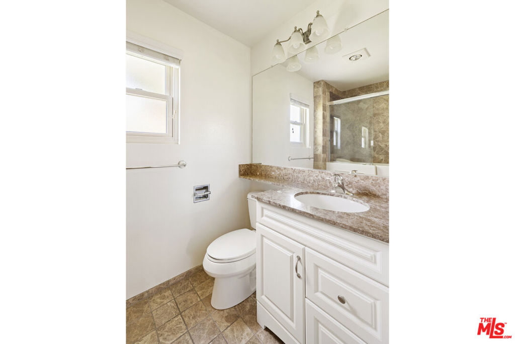 44122 Village 44