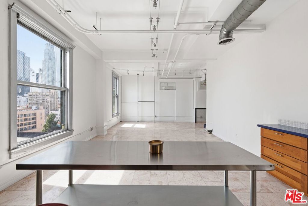 108 W 2nd Street 908