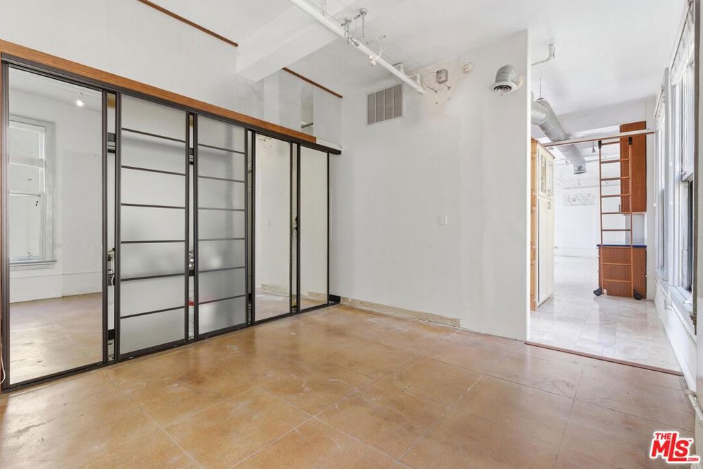 108 W 2nd Street 908