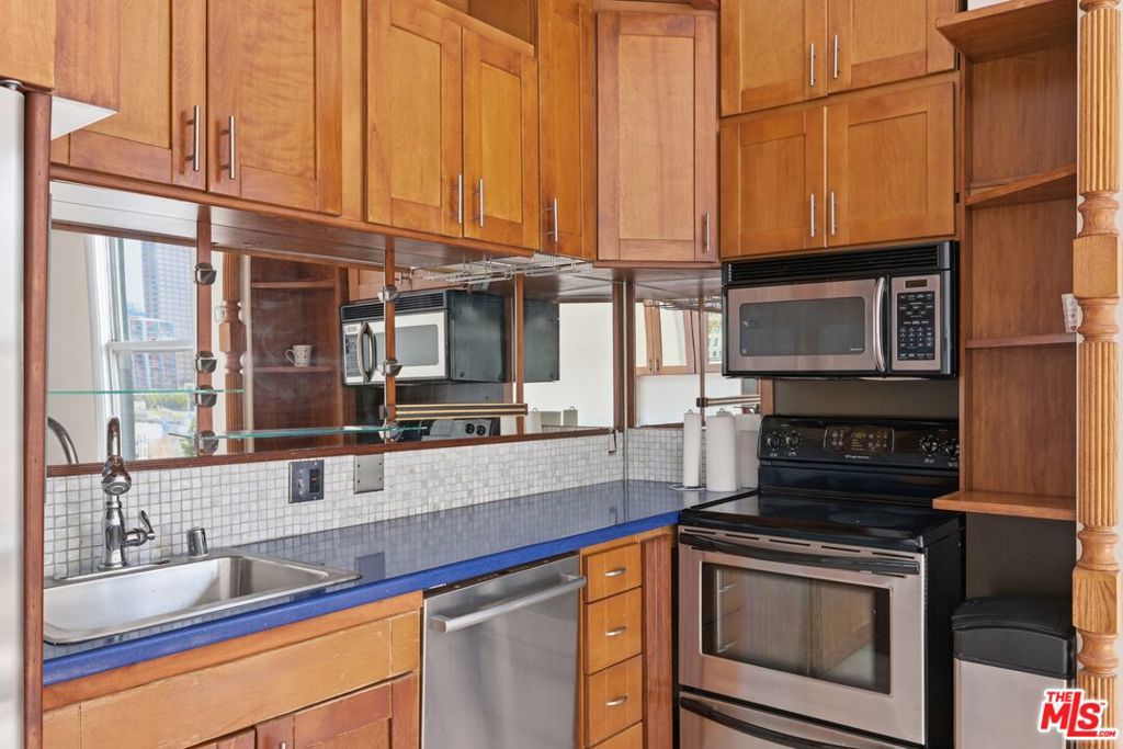 108 W 2nd Street 908