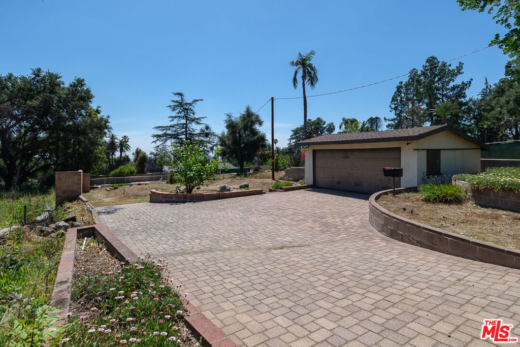 1212 E Palm Street