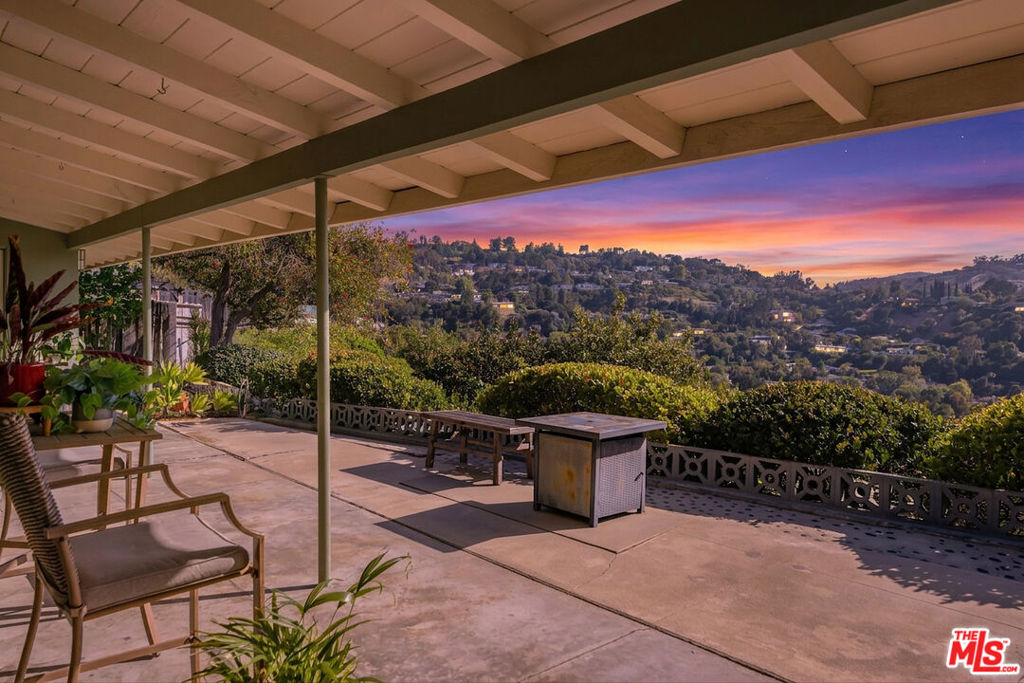 3823 Cody Road