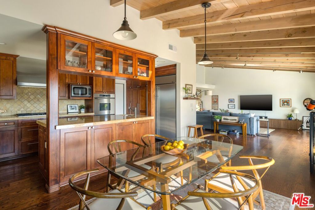3823 Cody Road