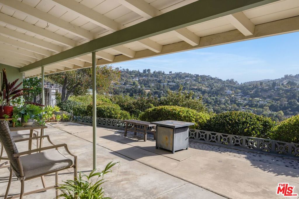 3823 Cody Road