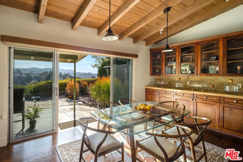 3823 Cody Road