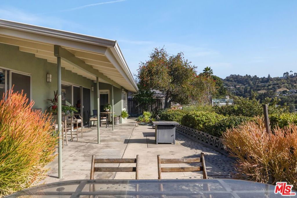 3823 Cody Road