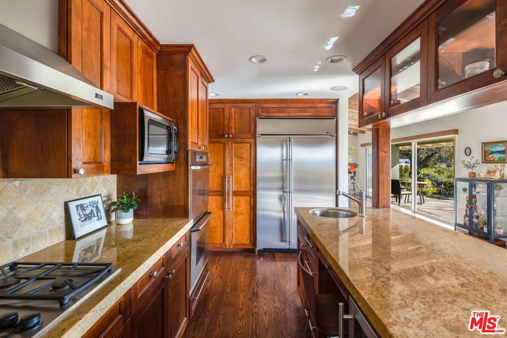 3823 Cody Road