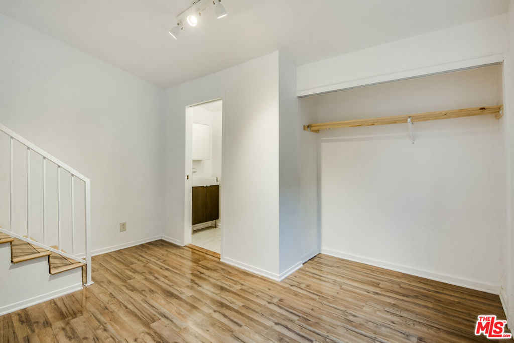 1742 W 36th Street