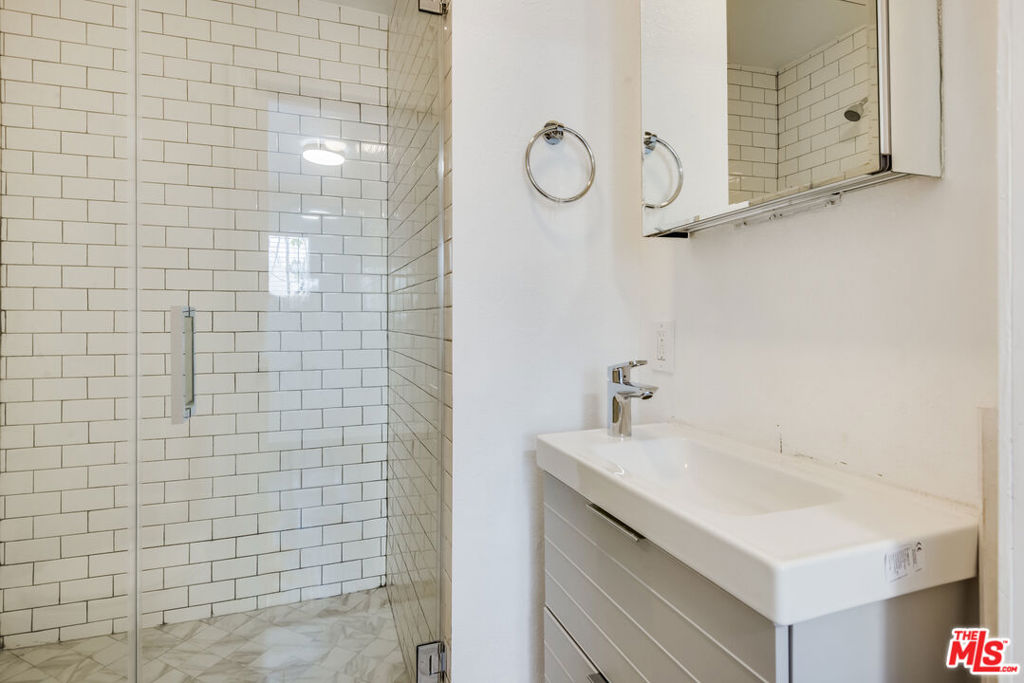 1742 W 36th Street